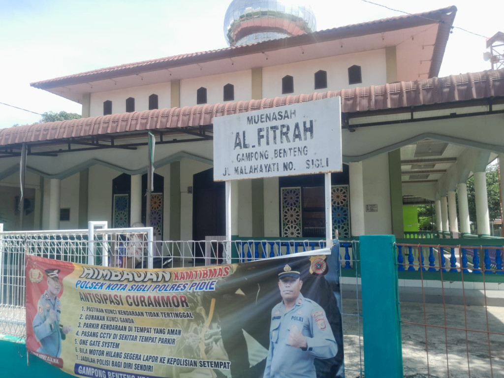 Meunasah Al-Fitrah (tempat aktivitas dan beribadah umat muslim gampong Benteng)